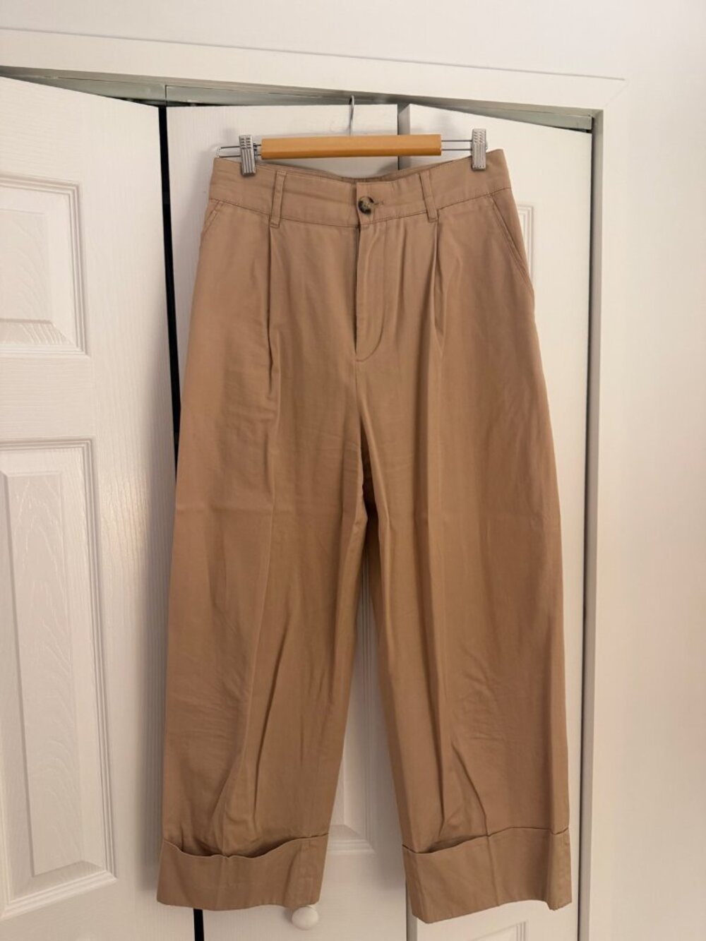 Club Monaco Camel Pleated Wide-Leg Cuffed Trousers Size 6